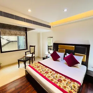 3* Hotel Veer Palace Park