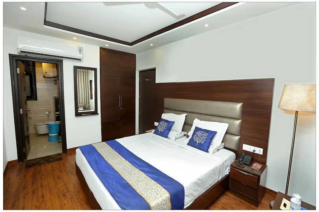 ***  Airport Hotel The R Blues - New Delhi India